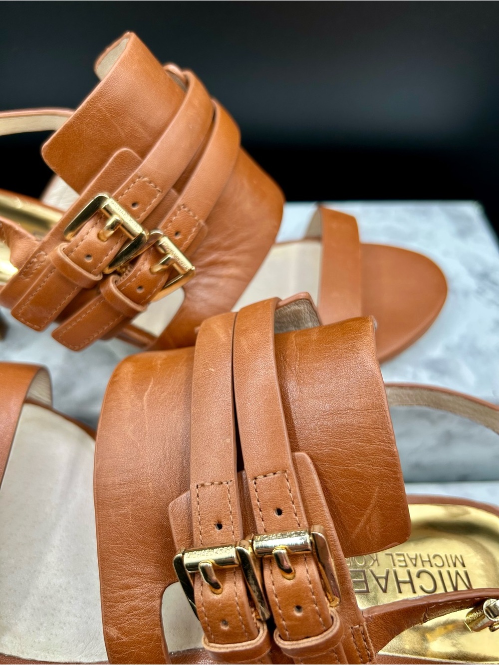 MICHAEL MICHAEL KORS Tan Leather Strappy Heels Gold Buckle Hardware. Size 6.5 - Picture 10 of 15
